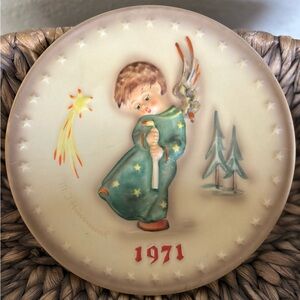 1971 First Edition M.J. Hummel Annual Decorative Plate, EGUC